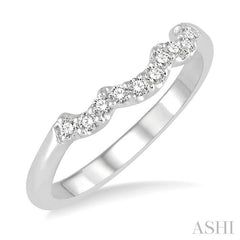 1/5 Ctw Waves Center Round Cut Diamond Wedding Band in 14K White Gold