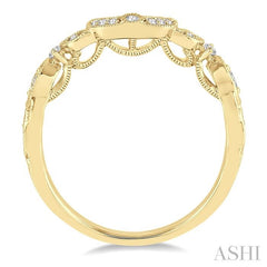 1/10 Ctw Round Cut Diamond Wedding Band in 14K Yellow Gold