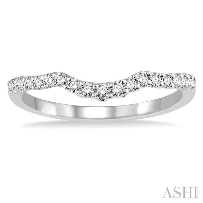 1/4 Ctw Arched Round Cut Diamond Wedding Band in 14K White Gold
