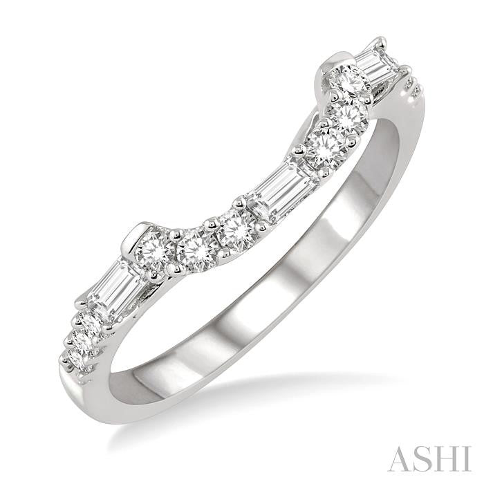 1/2 Ctw Curved Baguette and Round Cut Diamond Wedding Band in 14K White Gold