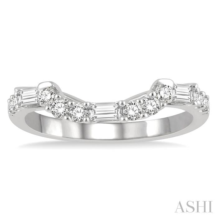 1/2 Ctw Curved Baguette and Round Cut Diamond Wedding Band in 14K White Gold