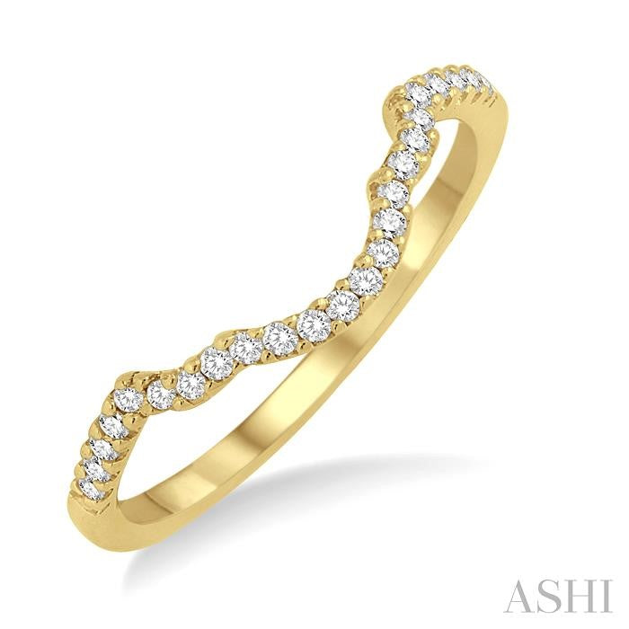 1/10 Ctw Round Cut Diamond Wedding Band in 14K Yellow Gold