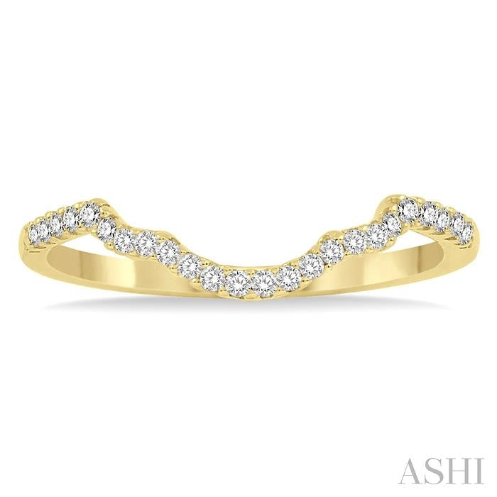 1/10 Ctw Round Cut Diamond Wedding Band in 14K Yellow Gold