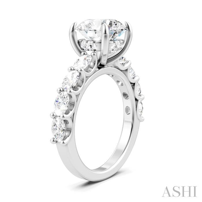 1 1/4 Ctw Round Shape Oval and Round Cut Diamond Semi-Mount Engagement Ring in 14K White Gold
