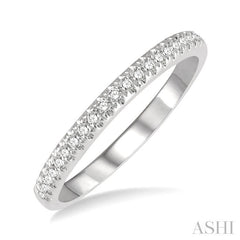 1/6 Ctw Classic Round Cut Diamond Wedding Band in 14K White Gold