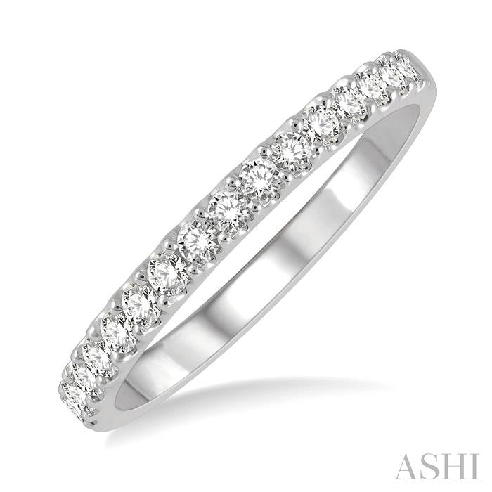 1/4 Ctw Round Cut Diamond Wedding Band in 14K White Gold