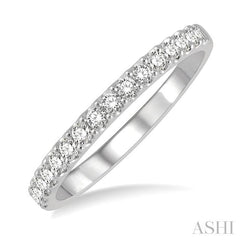 1/4 Ctw Round Cut Diamond Wedding Band in 14K White Gold