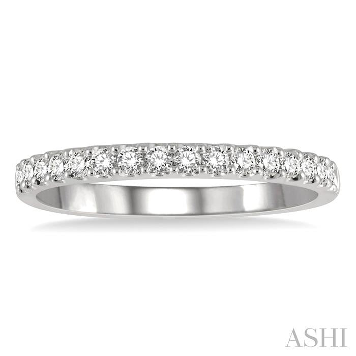 1/4 Ctw Round Cut Diamond Wedding Band in 14K White Gold
