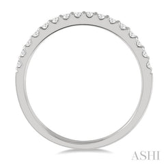 1/4 Ctw Round Cut Diamond Wedding Band in 14K White Gold