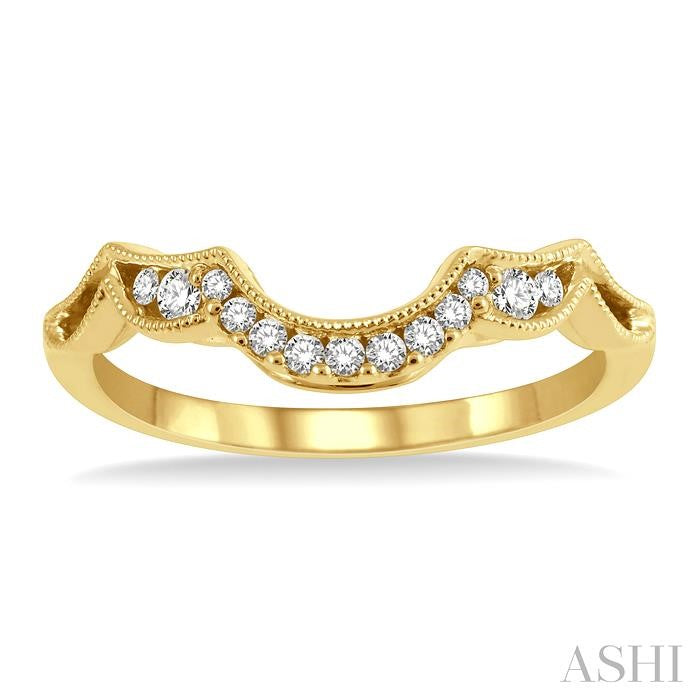 1/8 Ctw Round Cut Diamond Wedding Band in 14K Yellow Gold