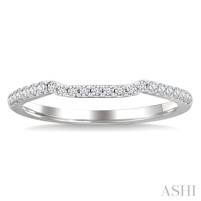 1/6 Ctw Arched Center Pave Set Round Cut Diamond Wedding Band in 14K White Gold