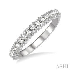 1/2 Ctw Round Cut Diamond Wedding Band in 14K White Gold