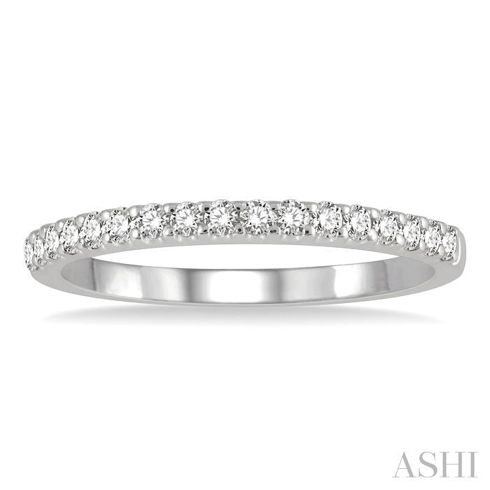 1/4 Ctw Round Cut Diamond Wedding Band in 14K White Gold