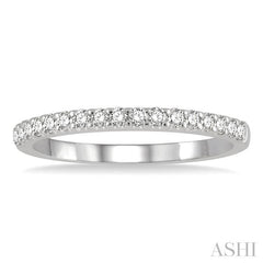 1/4 Ctw Round Cut Diamond Wedding Band in 14K White Gold