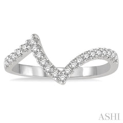 1/5 Ctw Chevron Shank Round Cut Diamond Wedding Band in 14K White Gold