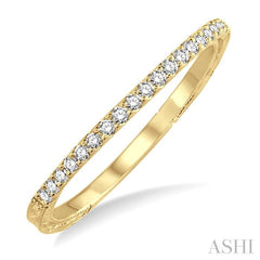 1/6 Ctw Round Cut Diamond Wedding Band in 14K Yellow Gold