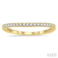 1/6 Ctw Round Cut Diamond Wedding Band in 14K Yellow Gold