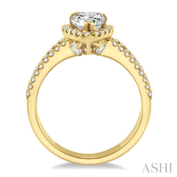 7/8 Ctw Diamond Engagement Ring with 1/2 Ct Pear Shape Center Stone in 14K Yellow Gold
