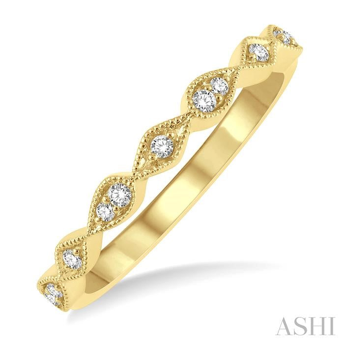 1/10 Ctw Pear and Rhombus Shape Lattice Round Cut Diamond Wedding Band in 14K Yellow Gold