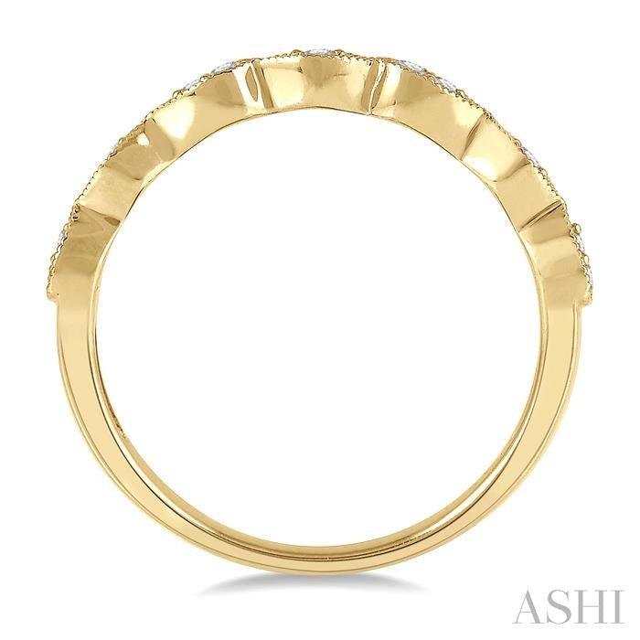 1/10 Ctw Pear and Rhombus Shape Lattice Round Cut Diamond Wedding Band in 14K Yellow Gold