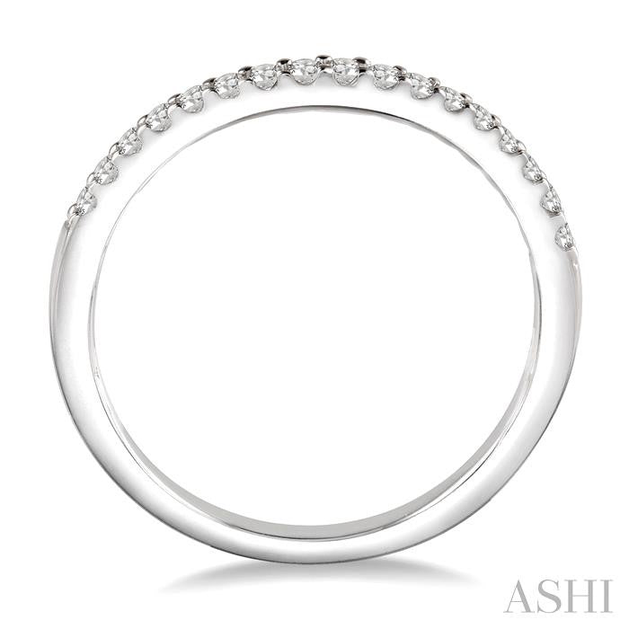 1/6 Ctw Round Cut Diamond Wedding Band in 14K White Gold