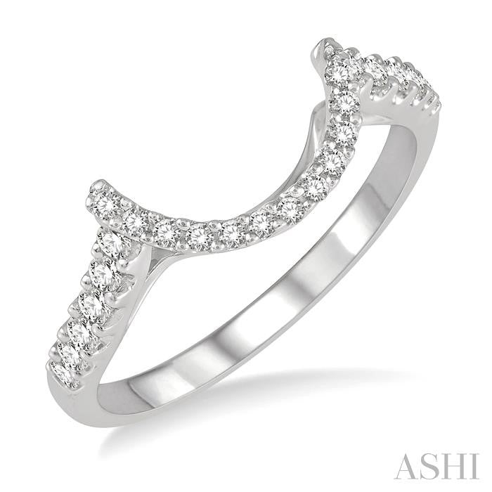 1/4 Ctw Crescent Shape Center Round Cut Diamond Wedding Band in 14K White Gold