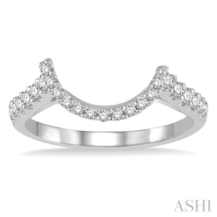 1/4 Ctw Crescent Shape Center Round Cut Diamond Wedding Band in 14K White Gold