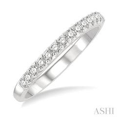 1/4 Ctw Round Cut Diamond Wedding Band in 14K White Gold