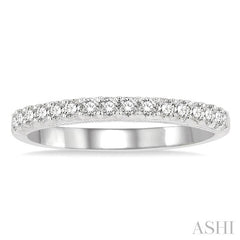 1/4 Ctw Round Cut Diamond Wedding Band in 14K White Gold
