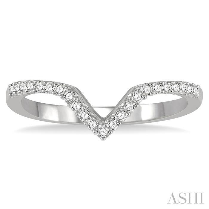 1/5 Ctw Chevron Center Round Cut Diamond Wedding Band in 14K White Gold