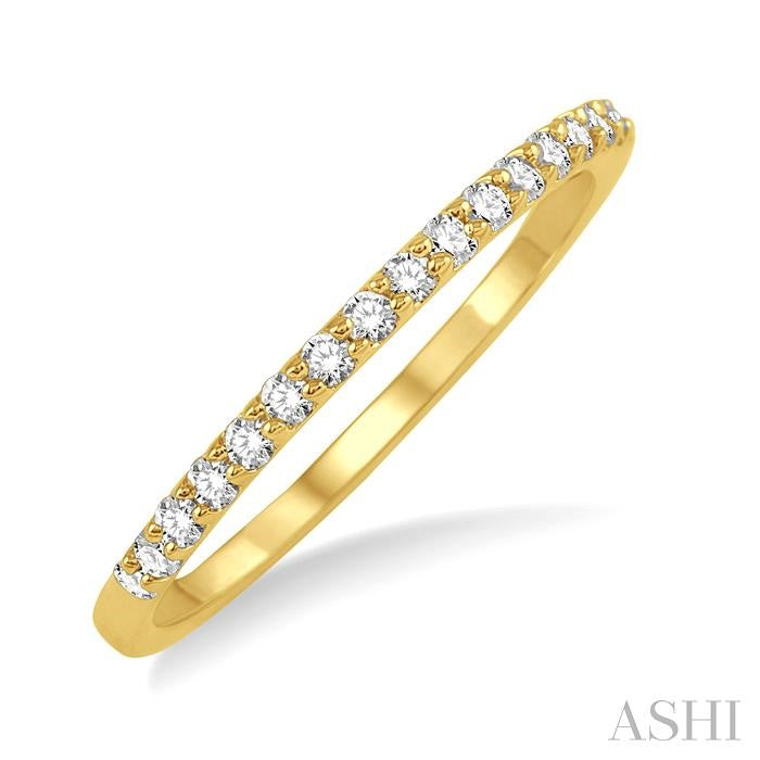 1/5 Ctw Round Cut Diamond Wedding Band in 14K Yellow Gold
