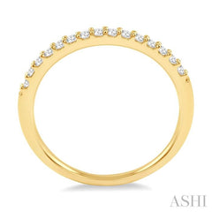 1/5 Ctw Round Cut Diamond Wedding Band in 14K Yellow Gold