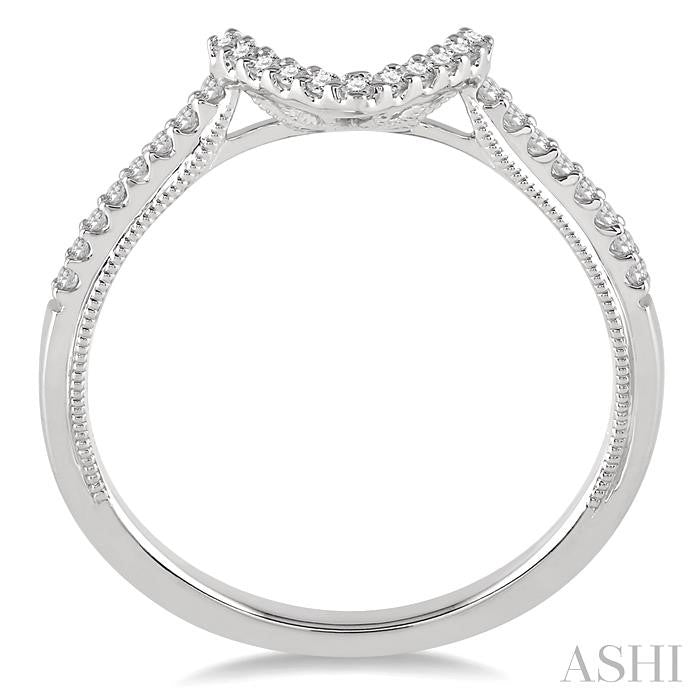 1/6 Ctw V-Shape Round Cut Diamond Wedding Band in 14K White Gold