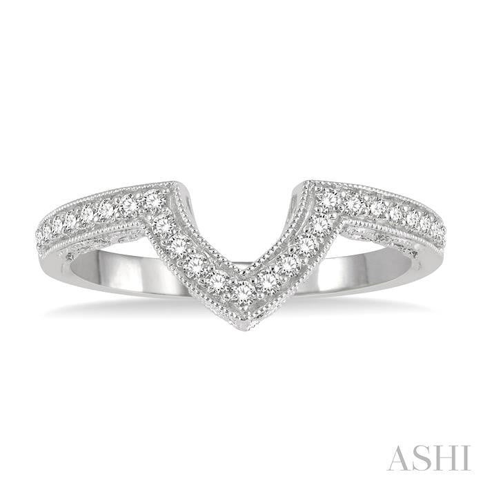 1/5 Ctw Chevron Center Round Cut Diamond Wedding Band in 14K White Gold