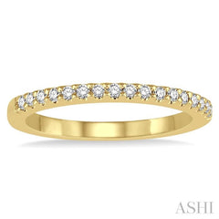 1/8 Ctw Round Cut Diamond Wedding Band in 14K Yellow Gold