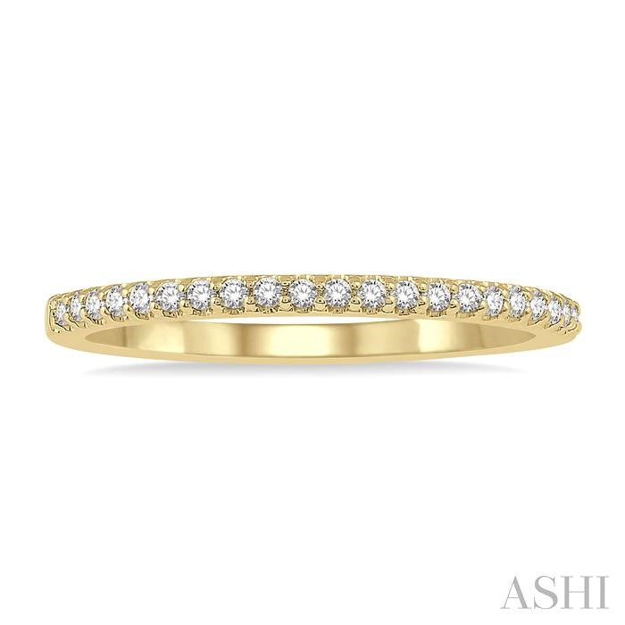 1/10 Ctw Round Cut Diamond Wedding Band in 14K Yellow Gold