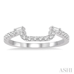 1/4 Ctw U-Shape Baguette Accent Round Cut Diamond Wedding Band in 14K White Gold