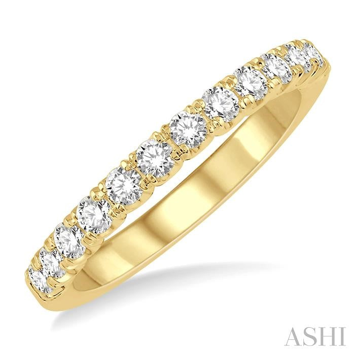 1/2 Ctw Round Cut Diamond Wedding Band in 14K Yellow Gold