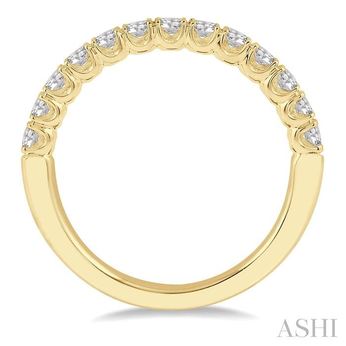 1/2 Ctw Round Cut Diamond Wedding Band in 14K Yellow Gold