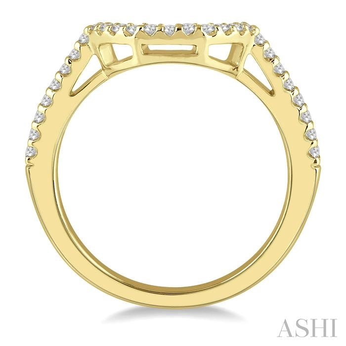 1/5 Ctw Round Cut Diamond Wedding Band in 14K Yellow Gold