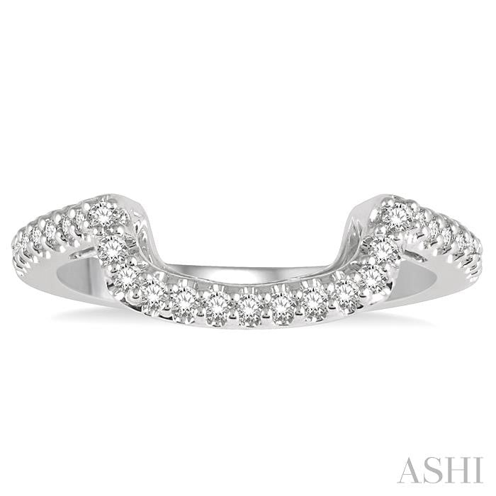 1/4 Ctw Round Cut Diamond Wedding Band in 14K White Gold