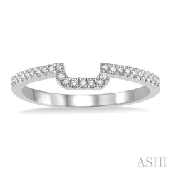 1/6 Ctw Trough Shape Center Round Cut Diamond Wedding Band in 14K White Gold