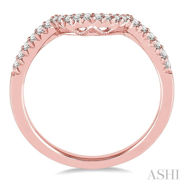 1/4 Ctw Curve Center Round Cut Diamond Wedding Band in 14K Rose Gold