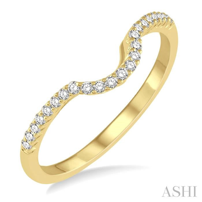 1/6 Ctw Round Diamond Curved Wedding Band in 14K Yellow Gold
