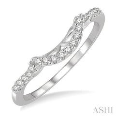 1/6 Ctw Curved Center Round Cut Diamond Wedding Band in 14K White Gold