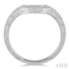 1/6 Ctw Curve Center Round Cut Diamond Wedding Band in 14K White Gold