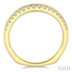 1/4 Ctw Round Diamond Wedding Band in 14K Yellow Gold