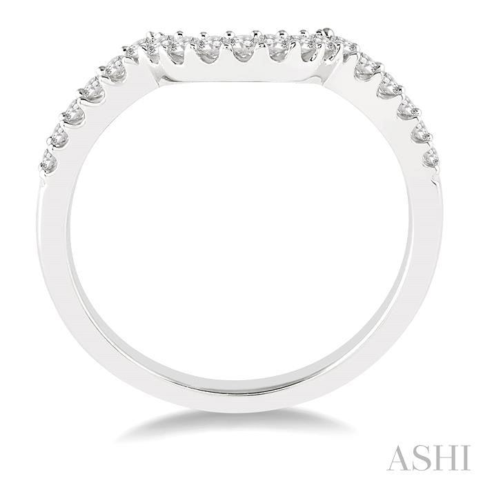 1/4 Ctw Round Cut Diamond Wedding Band in 14K White Gold