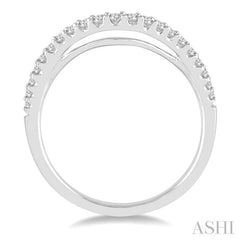 1/4 Ctw Round Cut Diamond Wedding Band in 14K White Gold