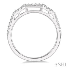 1/5 Ctw Curved Round Cut Diamond Wedding Band in 14K White Gold